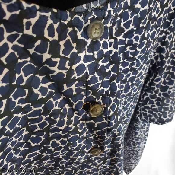 Who What Wear | Blue, Button Down, Giraffe Print Shirt | Size XL - Picture 5 of 7